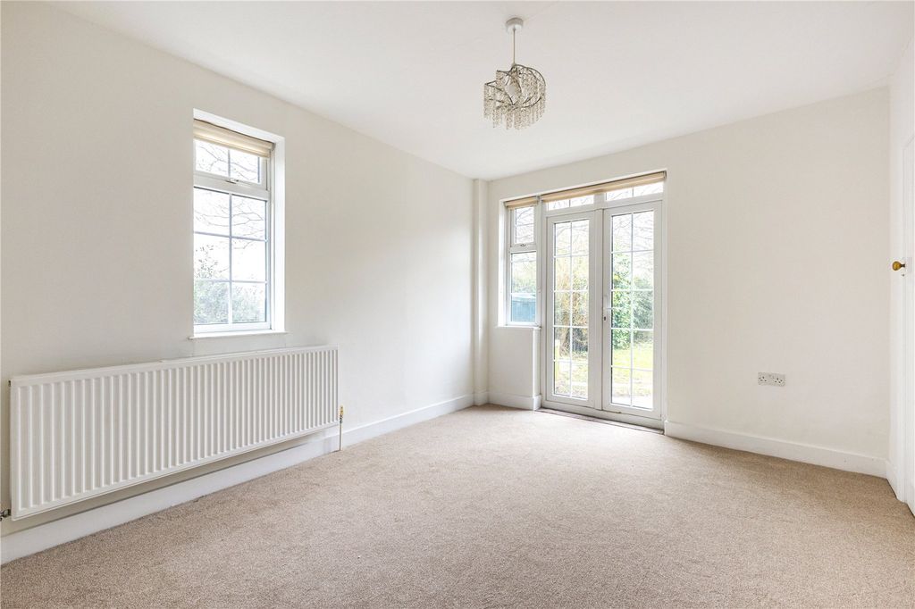 Property photo 3 of 12 Picture No. 32