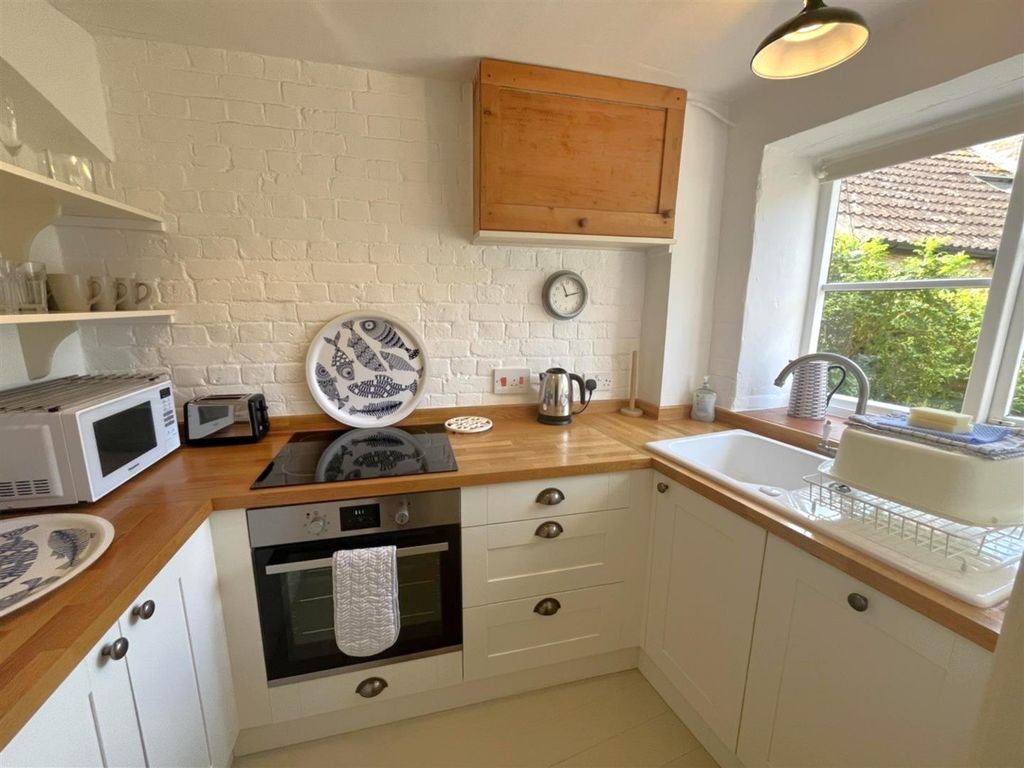 Property photo 2 of 9 Kitchen 1.Jpg
