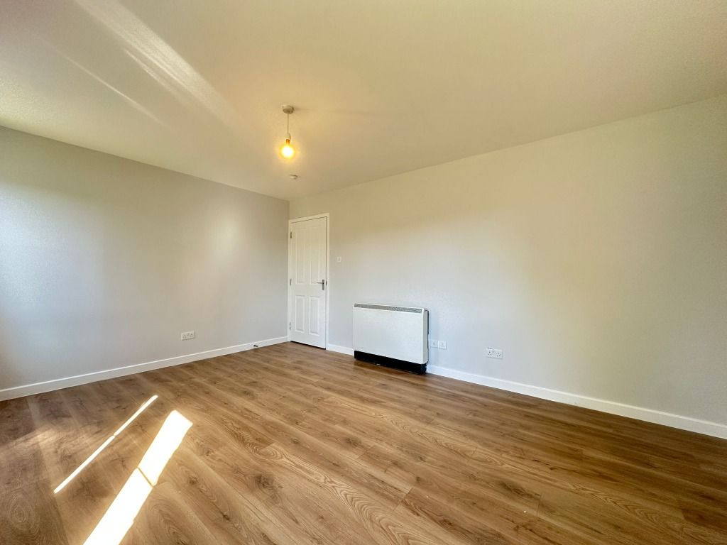 Property photo 3 of 10 Photo 3