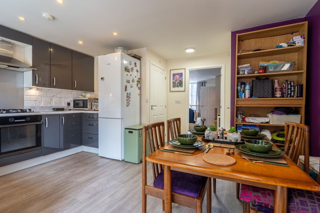 Property photo 3 of 17 5298736