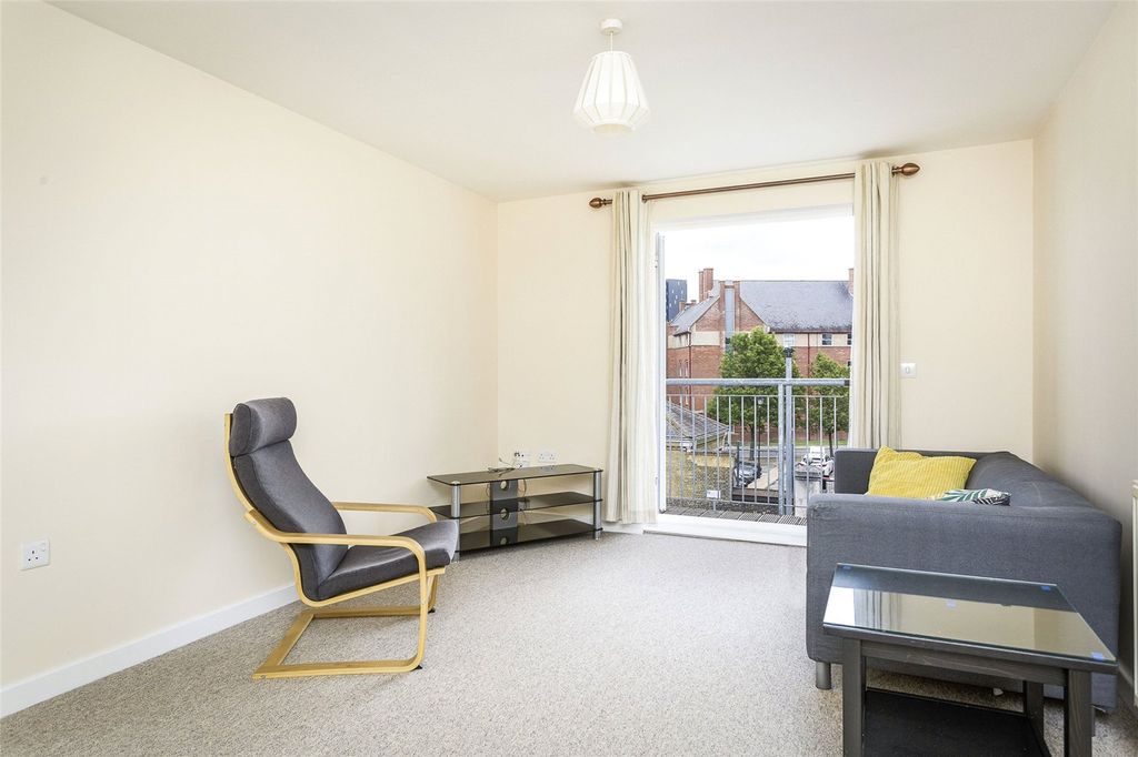 Property photo 2 of 9 Fc3671E8-c8Df-442F-8