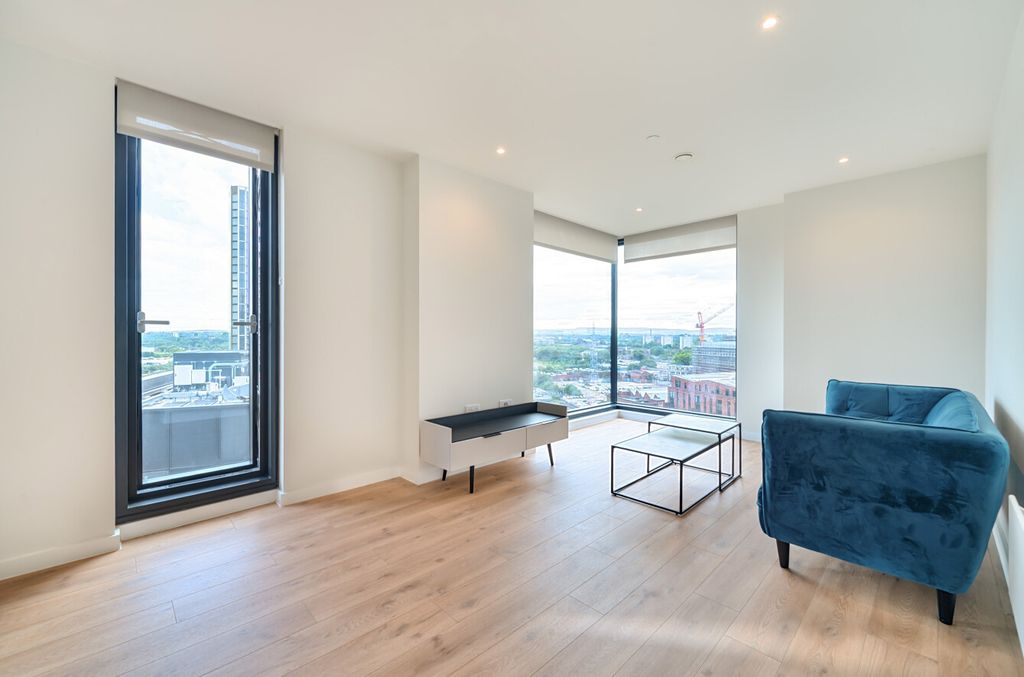 Property photo 3 of 16 1319854-6-686B947...