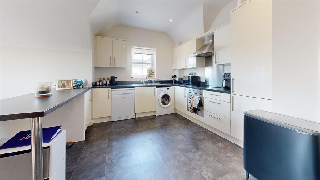 Property photo 3 of 13 9-Bankes-Court-Gentian-Way-Kitchen.Jpg