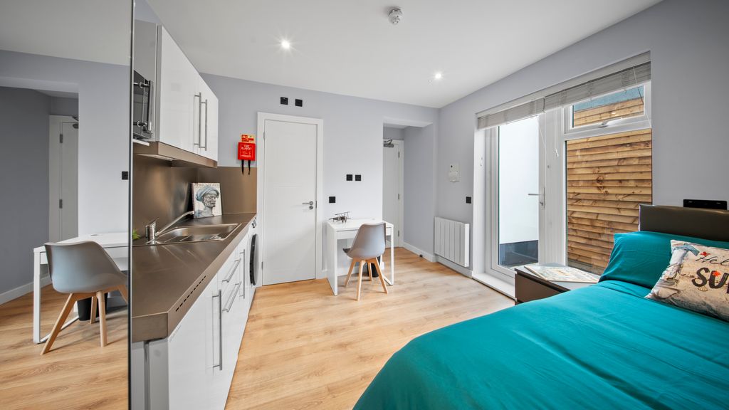 Property photo 1 of 6