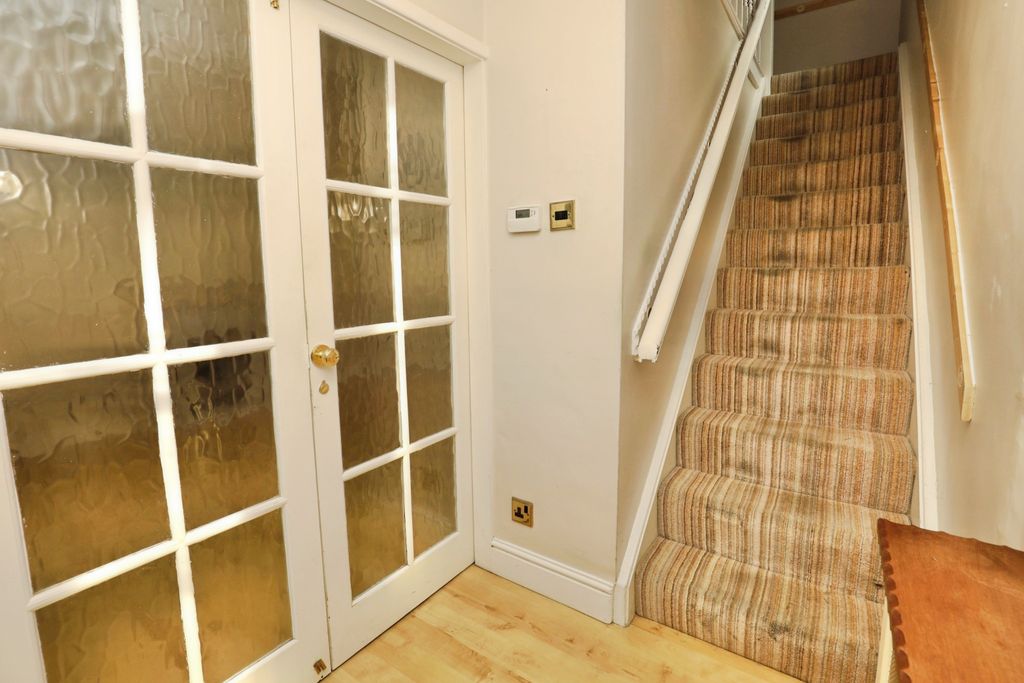 Property photo 2 of 14 Hall