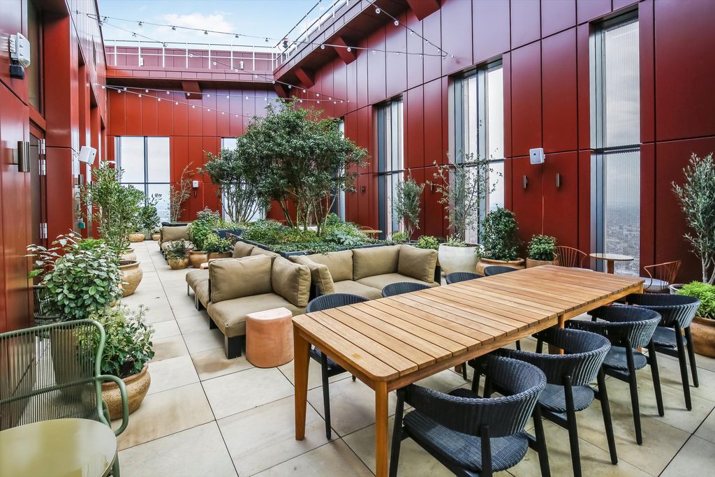 Property photo 3 of 20 Image