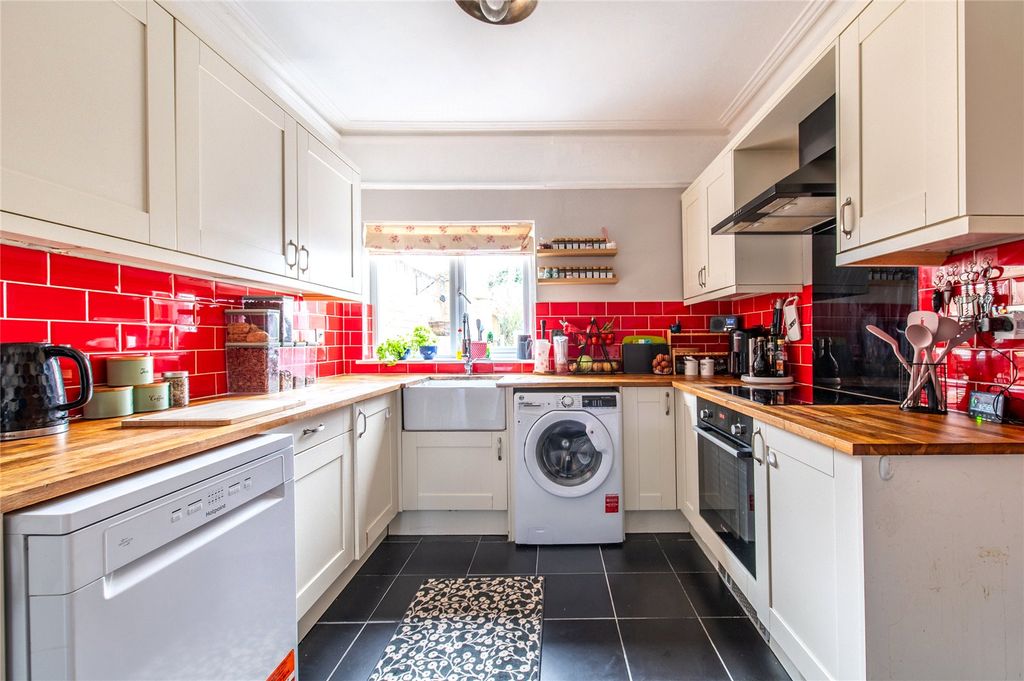 Property photo 3 of 28 Picture No. 11