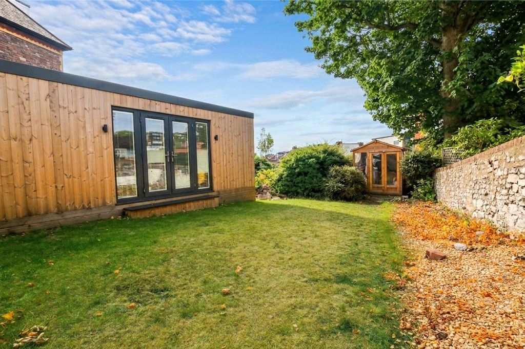 Property photo 2 of 21 Picture No. 73