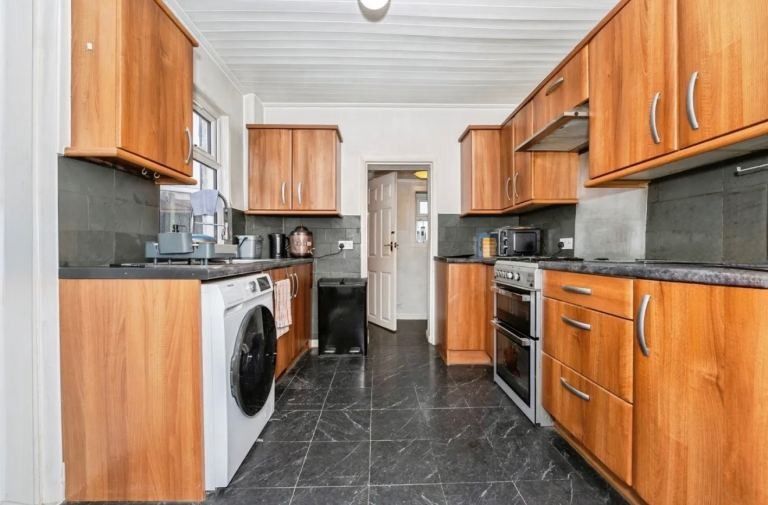 Property photo 2 of 5