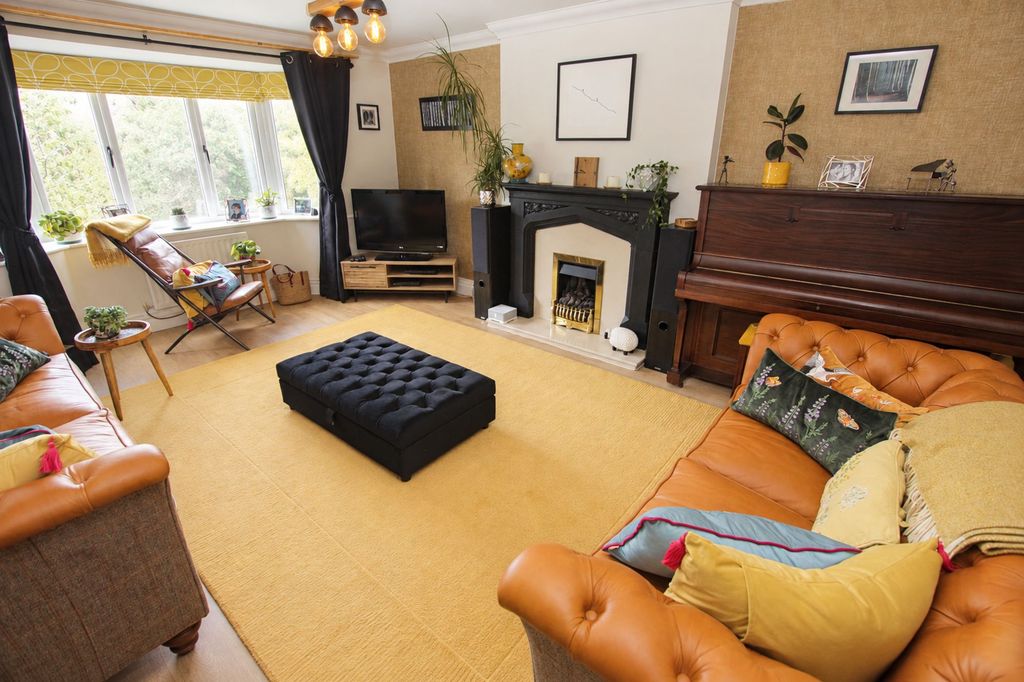 Property photo 2 of 41