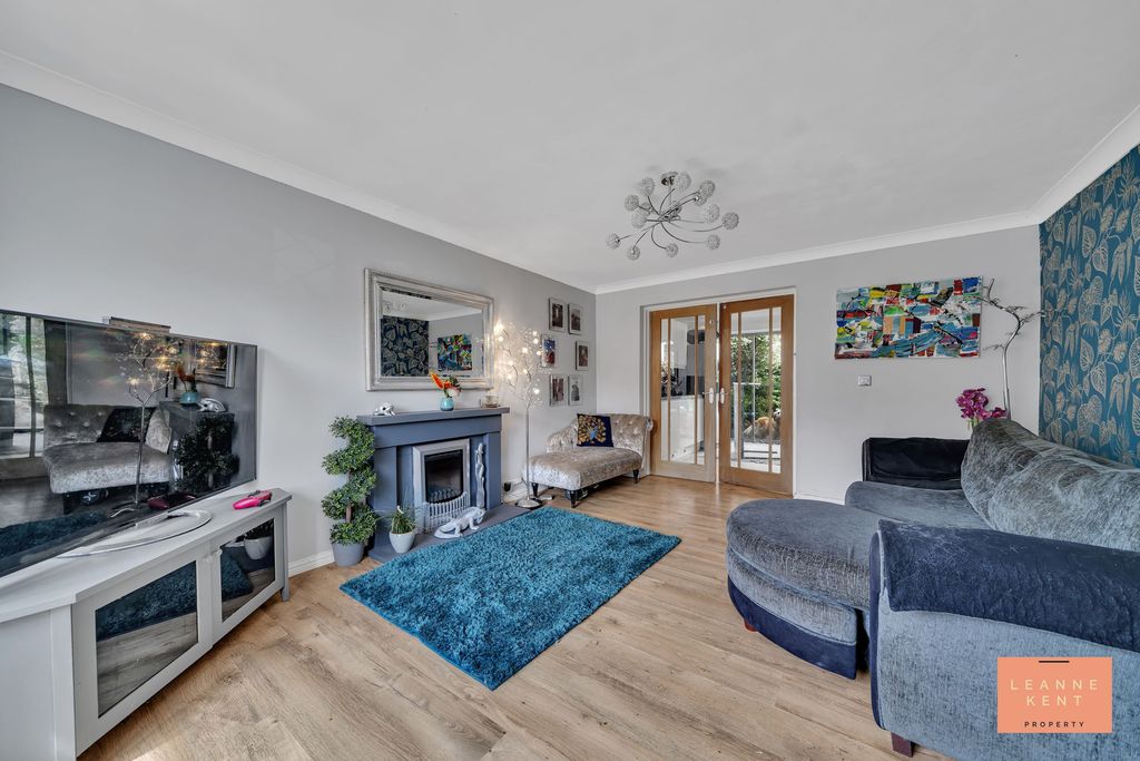 Property photo 2 of 37
