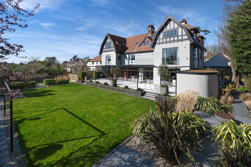 Property photo 2 of 42 Kingsdown Park, Tankerton, Whitstable