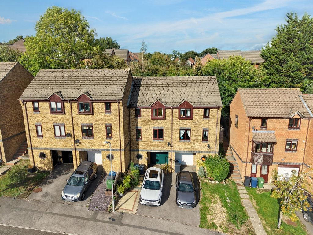 Property photo 1 of 20