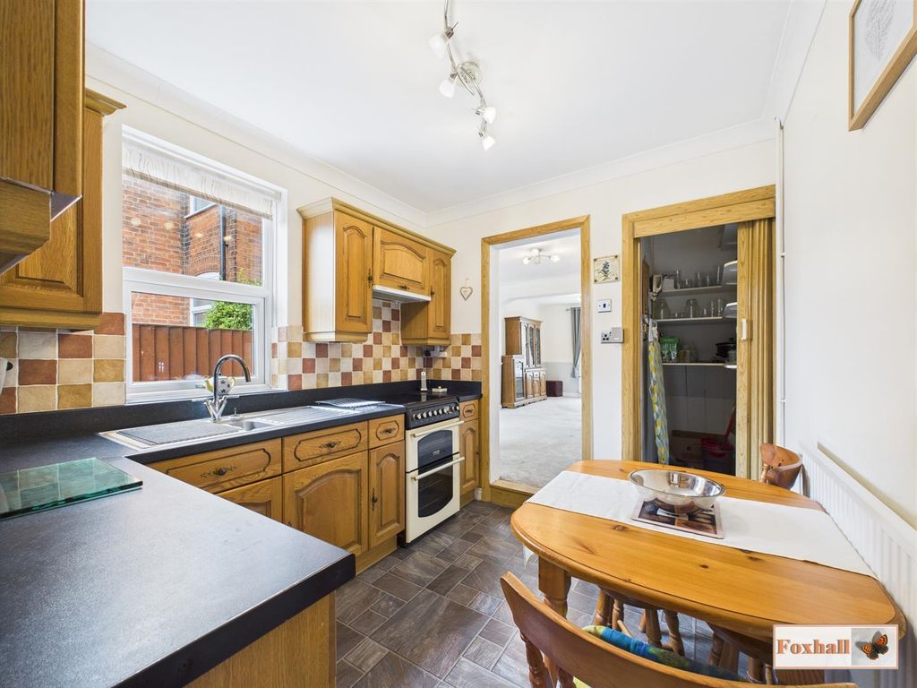 Property photo 2 of 17 Kitchen