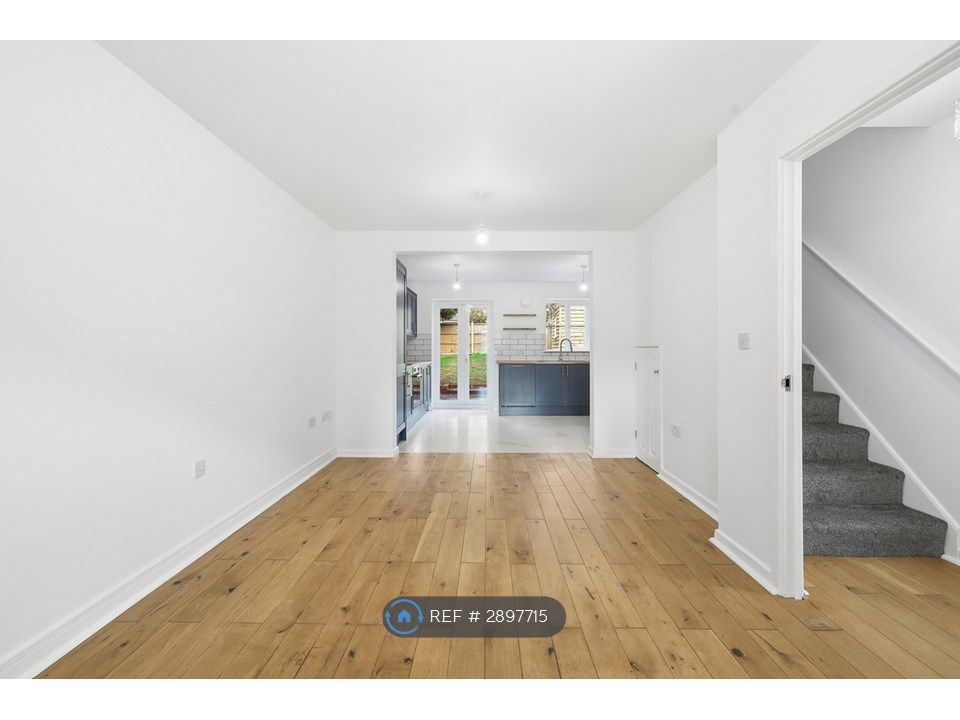 Property photo 2 of 26