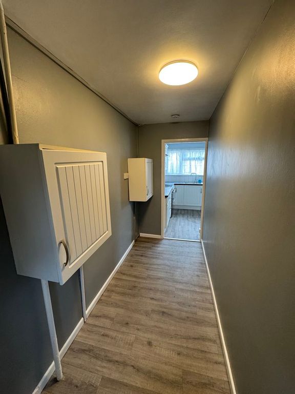 Property photo 2 of 12 Photo 4