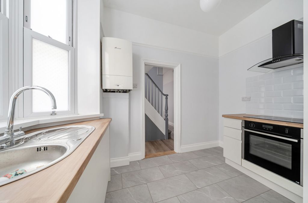 Property photo 3 of 13 1478000-7-6A325B0...