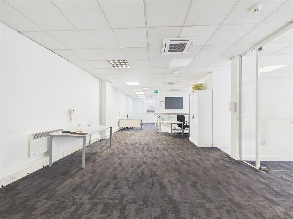 Property photo 3 of 11 Cam02170G0-Pr0485-Still005.Jpg