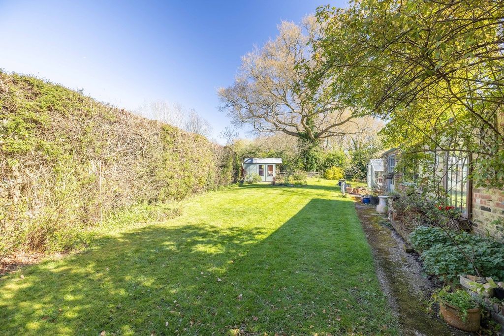 Property photo 2 of 31