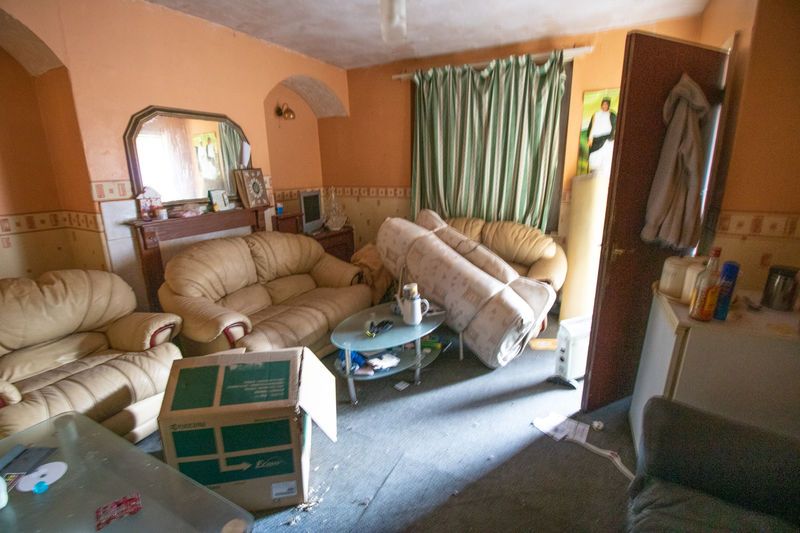 Property photo 2 of 7 Lounge