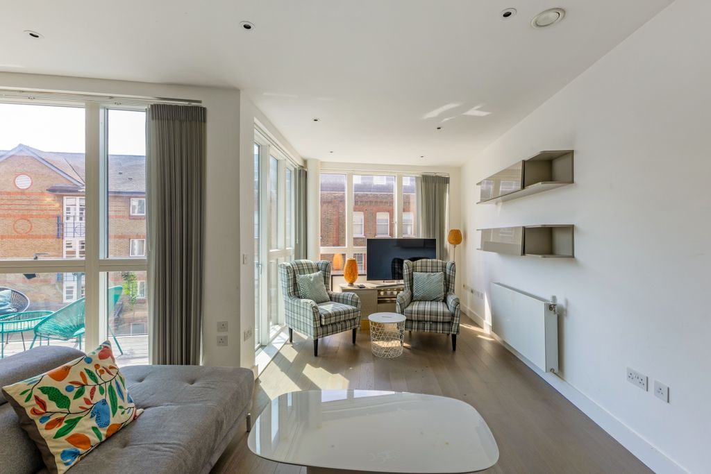 Property photo 2 of 17 112774_Flat-