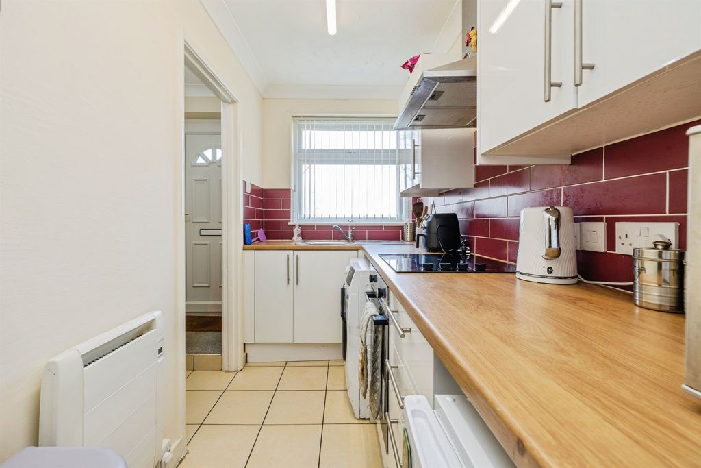 Property photo 3 of 11