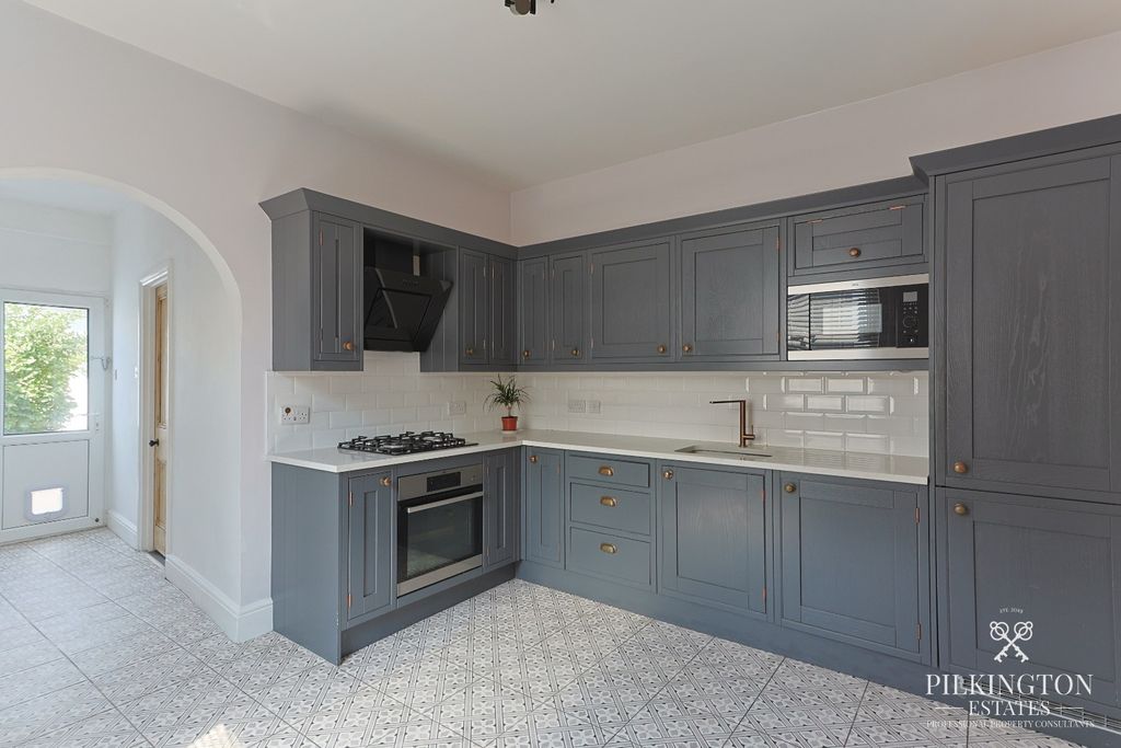 Property photo 2 of 12 5264764