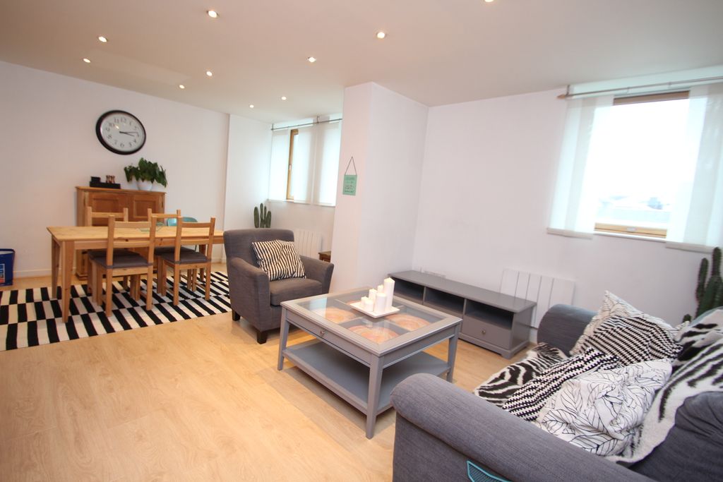 Property photo 2 of 10 Lounge