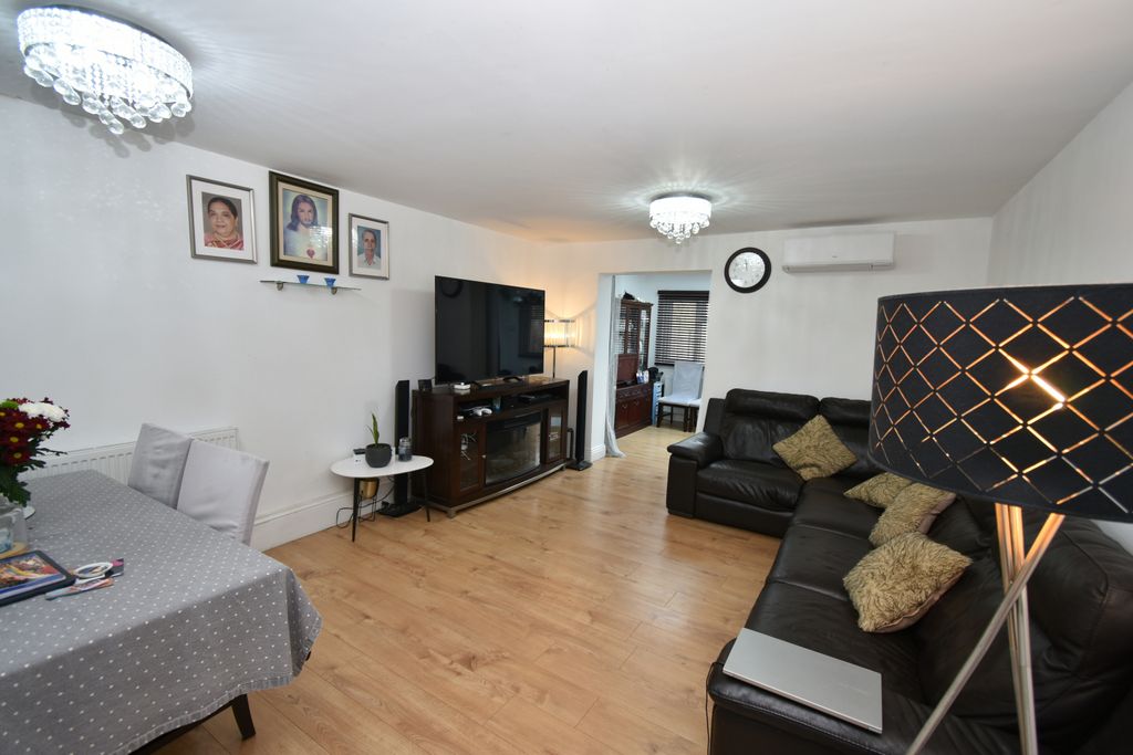 Property photo 3 of 20 Gallery