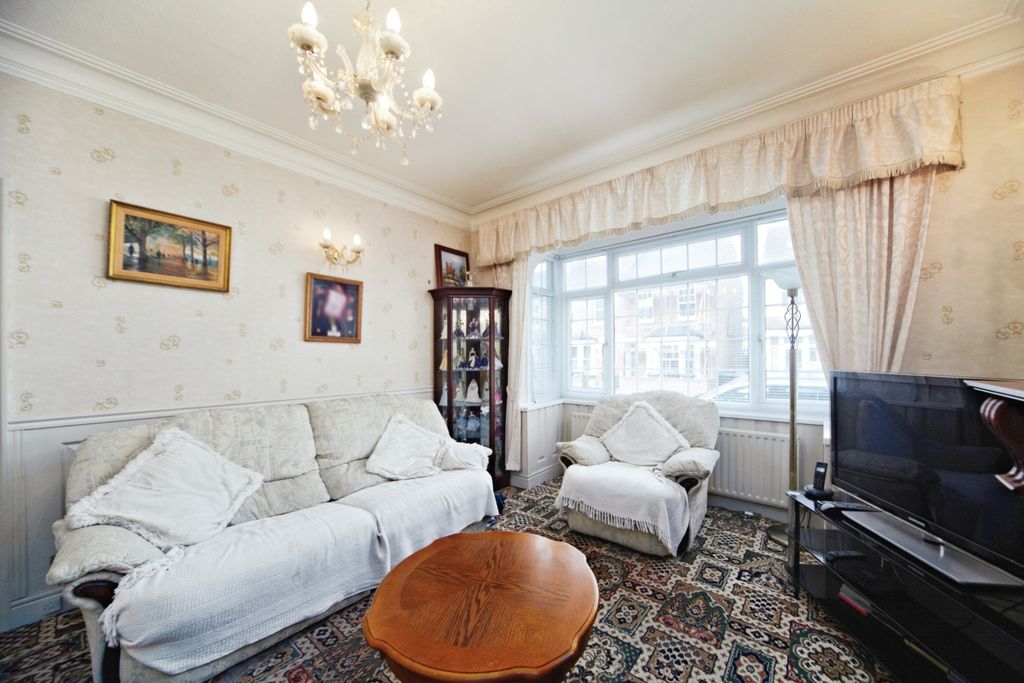 Property photo 1 of 17 Photography