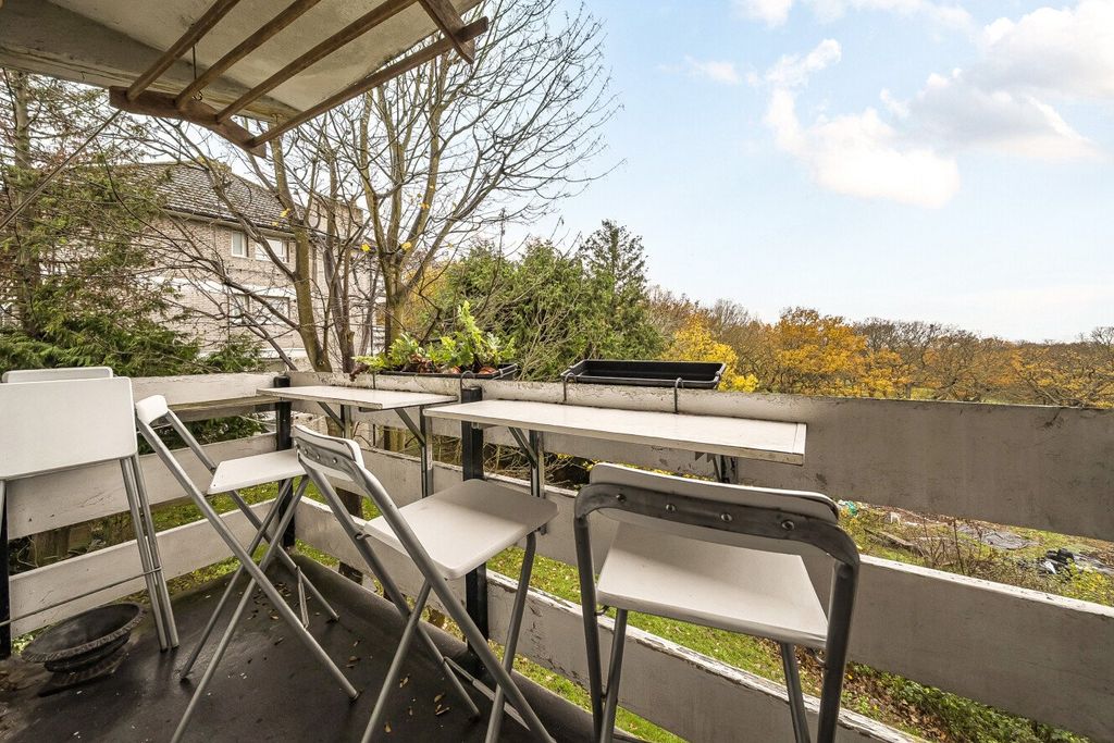 Property photo 2 of 19 Picture No. 18