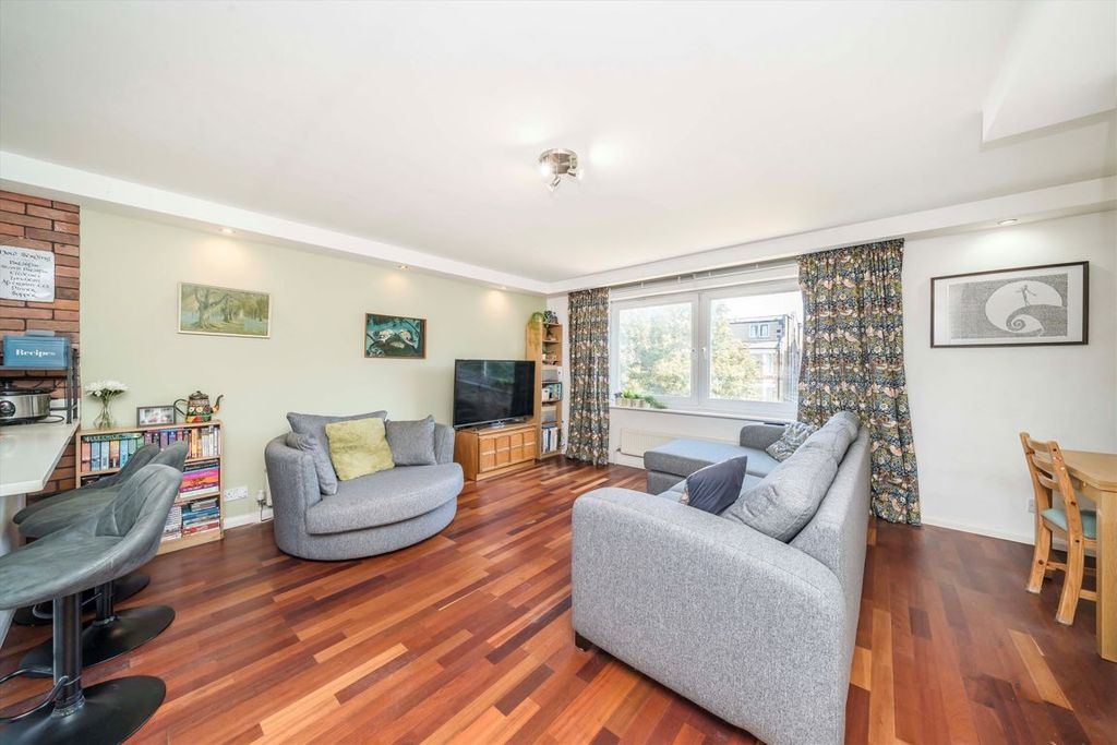 Property photo 2 of 7