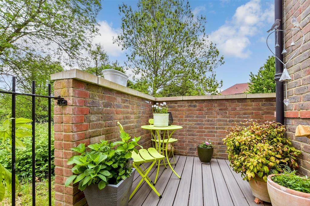 Property photo 1 of 14 External Lifestyle Photograph