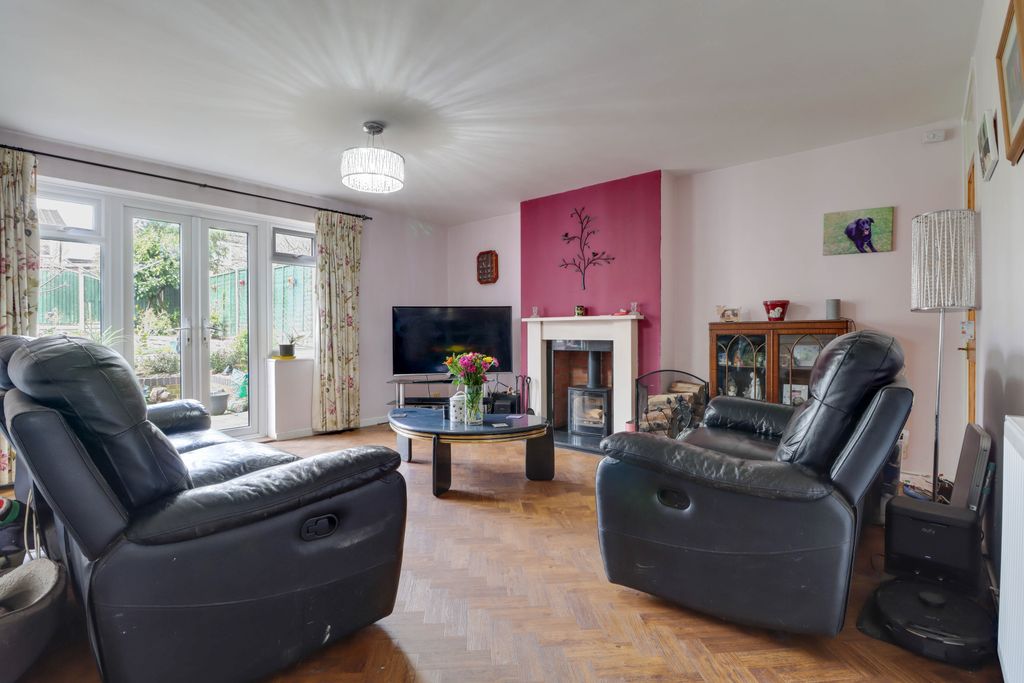 Property photo 2 of 18 Living Room