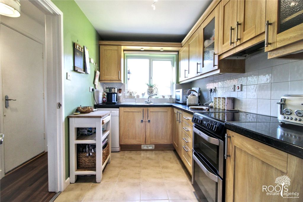 Property photo 2 of 11 Picture No. 24