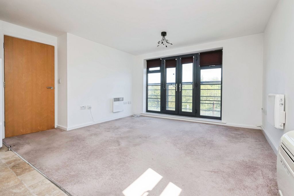 Property photo 2 of 12 Pbox-Img.Jpg