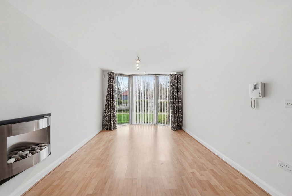 Property photo 3 of 9 Picture No. 17