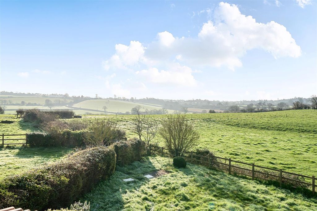 Property photo 3 of 33 1421002-29-69A8141F251F3.Jpg