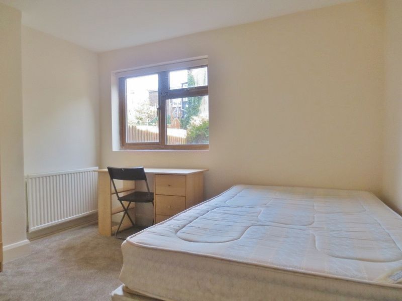 Property photo 2 of 8 Bedroom