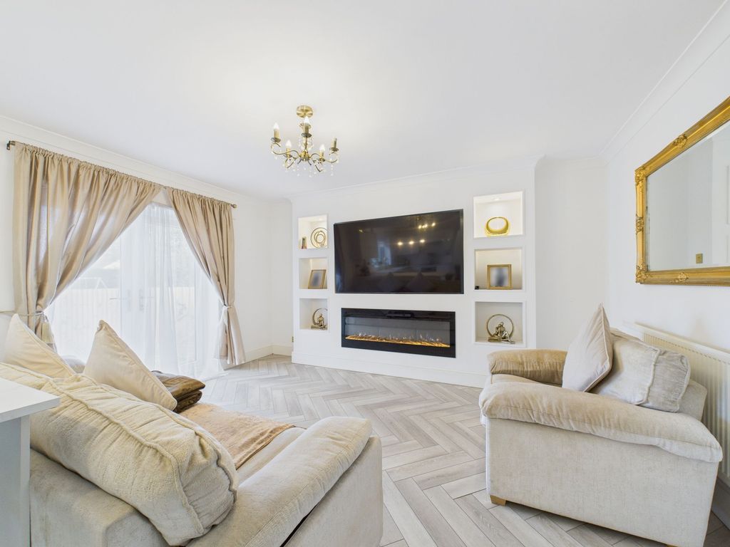 Property photo 3 of 47