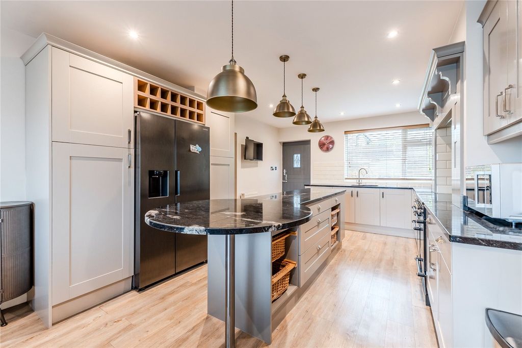 Property photo 2 of 20 Kitchen