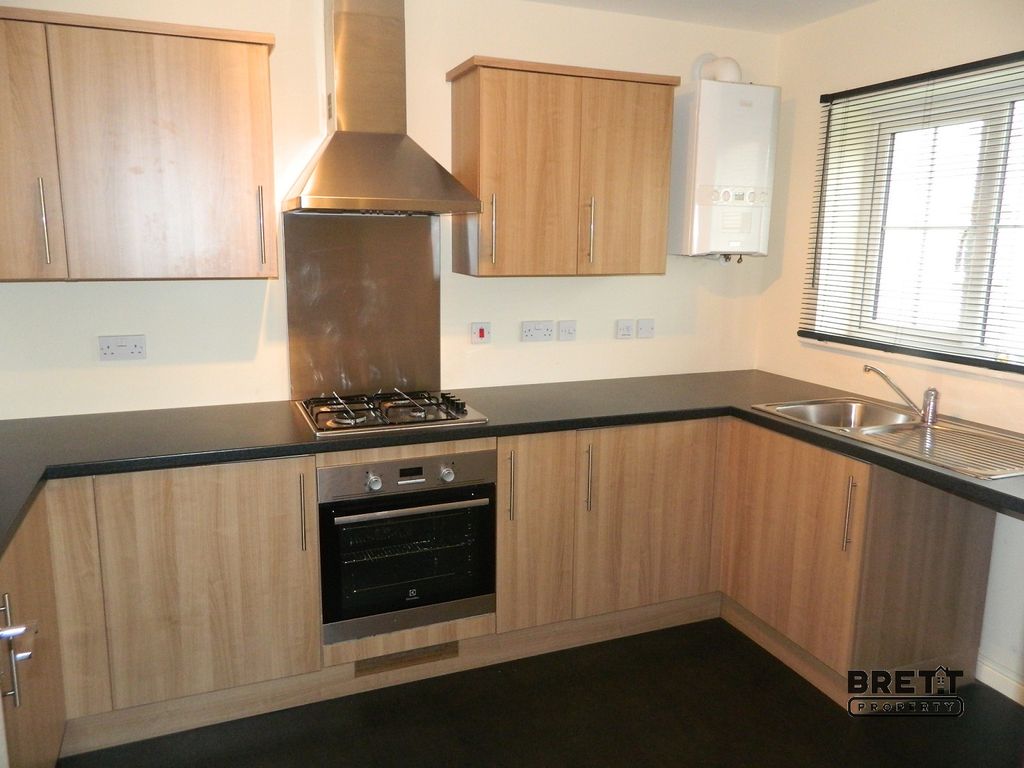 Property photo 2 of 10 Kitchen