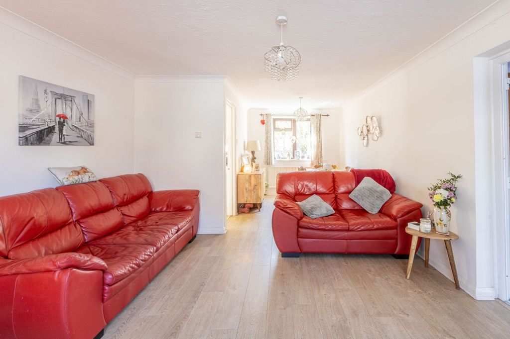 Property photo 3 of 26