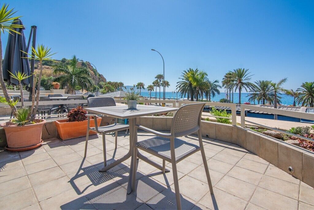Property photo 1 of 10 Terrace Sea View