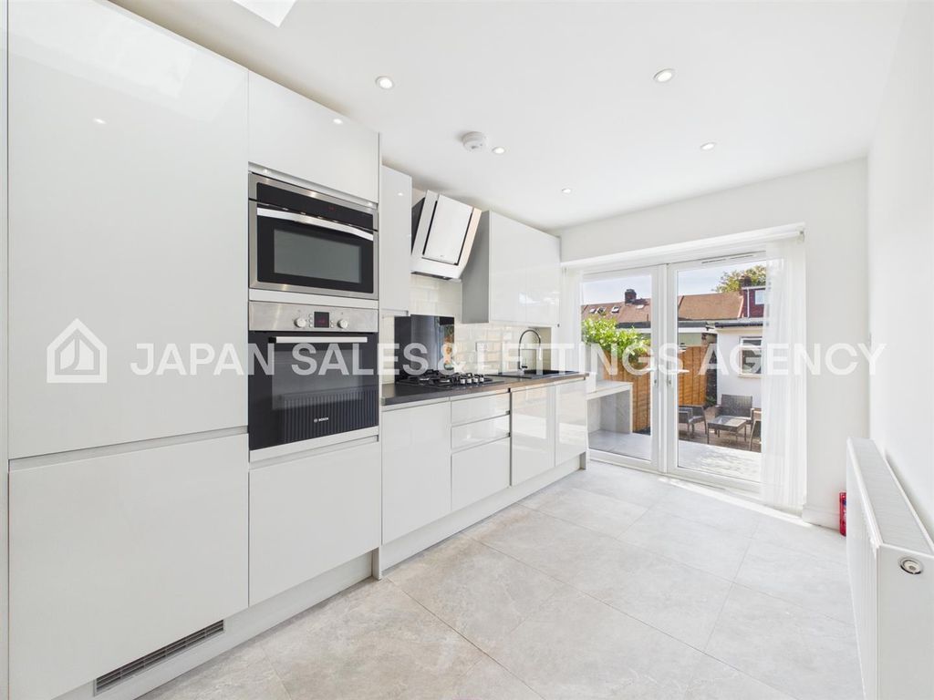 Property photo 1 of 6 Cam04401G0-Pr0157-Still004.Jpg