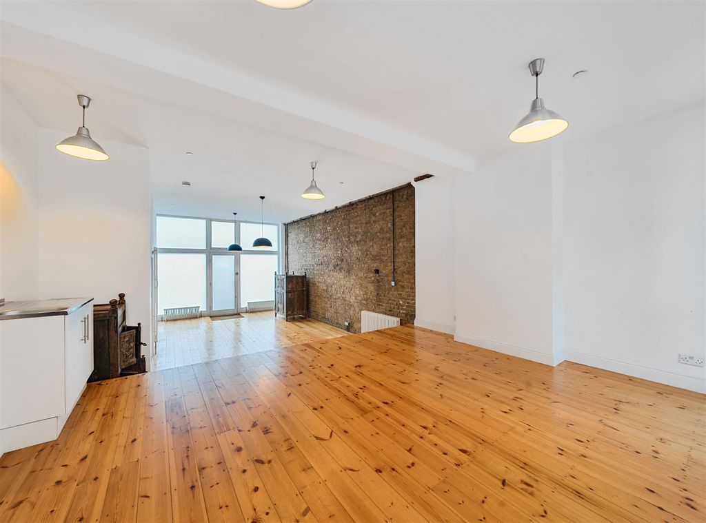 Property photo 1 of 17 19478616 (23).Jpg