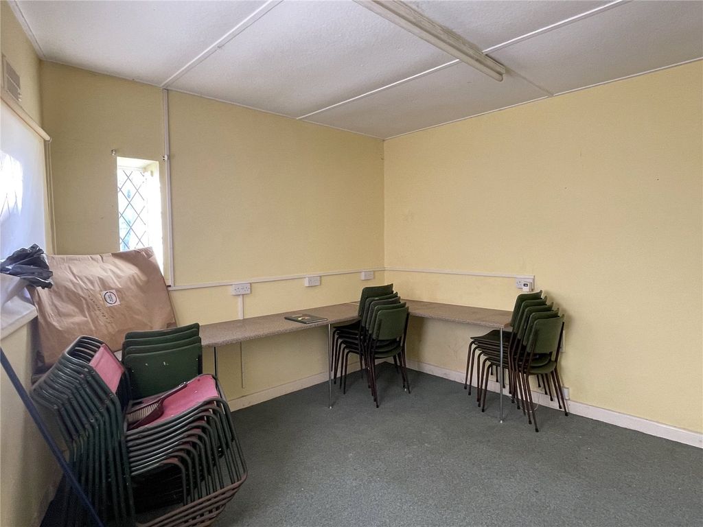 Property photo 2 of 15 Picture No. 02