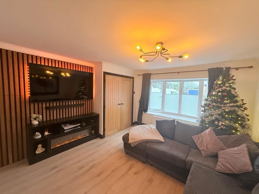 Property photo 2 of 33 Picture No. 42