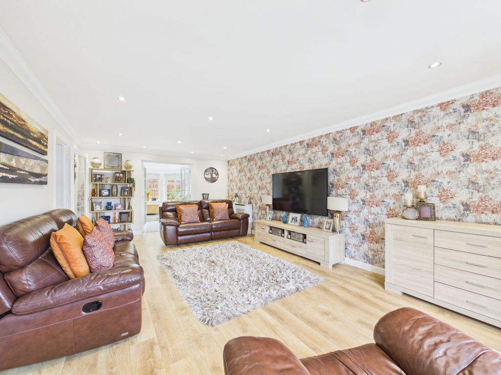 Property photo 2 of 27