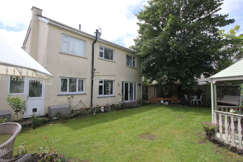 Property photo 3 of 34